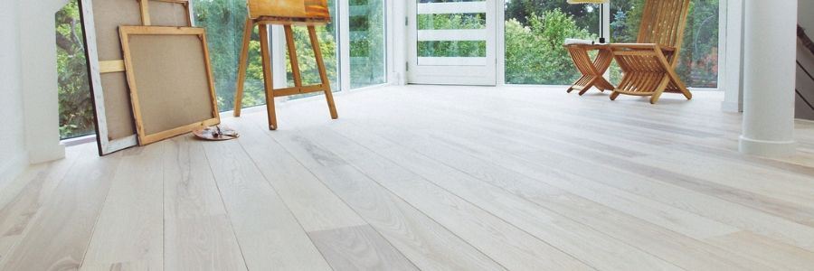 Hvordan behandler man et olieret trægulv?